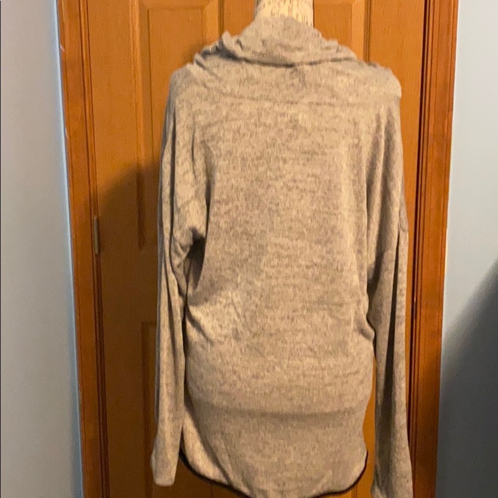 Sweatshirt - Picture 2 of 3